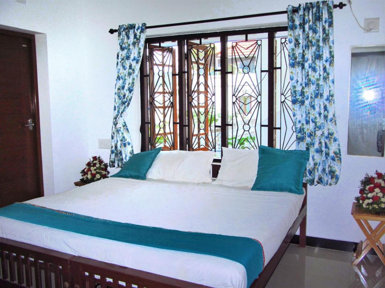 Sea View Apartments Kochi Exterior photo